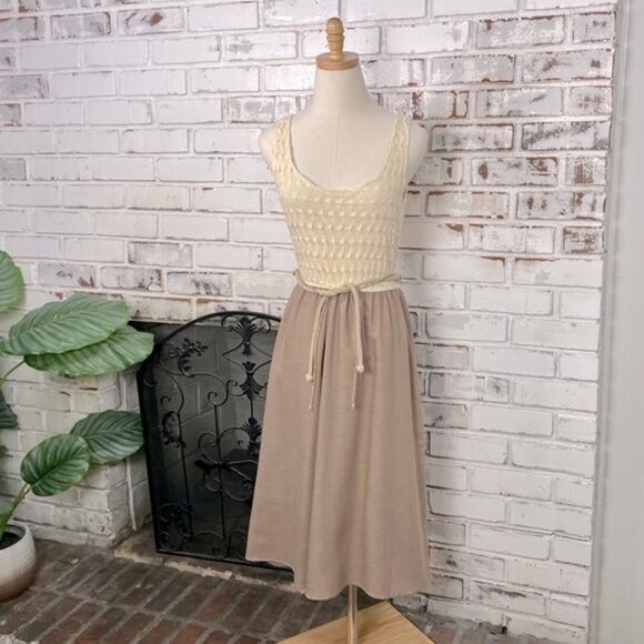 Vintage Dresses & Skirts - Vintage 70s Crochet Top Cream & Tan Metallic Rope Belt Pull On Midi Dress 6